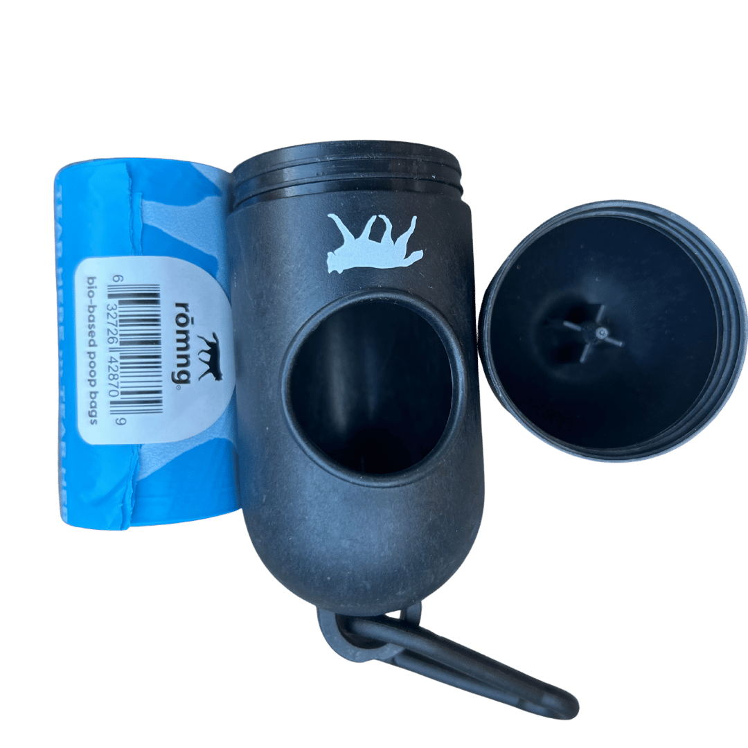 Black plastic container with a blue package labeled 'roaming' on a transparent background