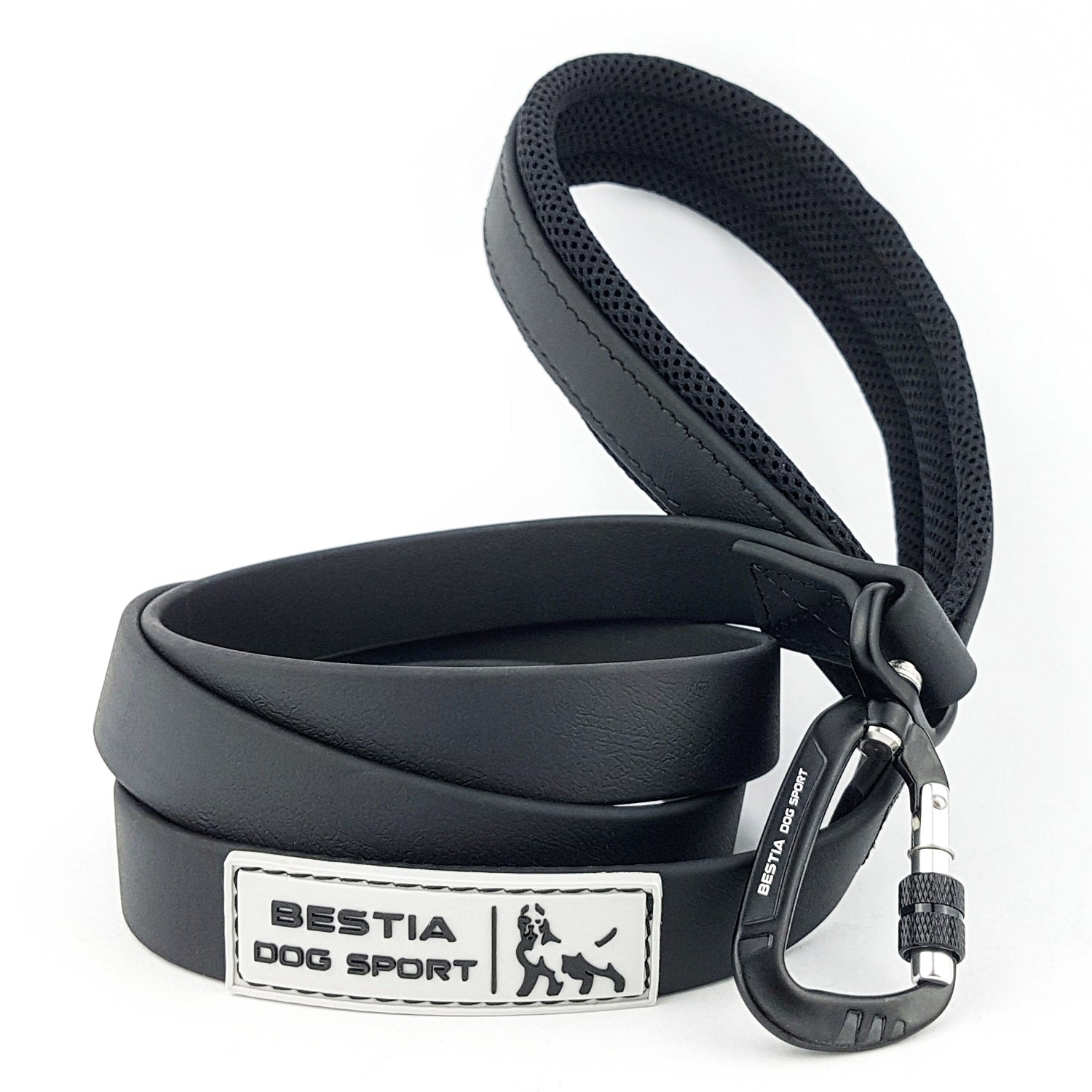 Black dog leash with carabiner and 'Bestia Dog Sport' label on a white background