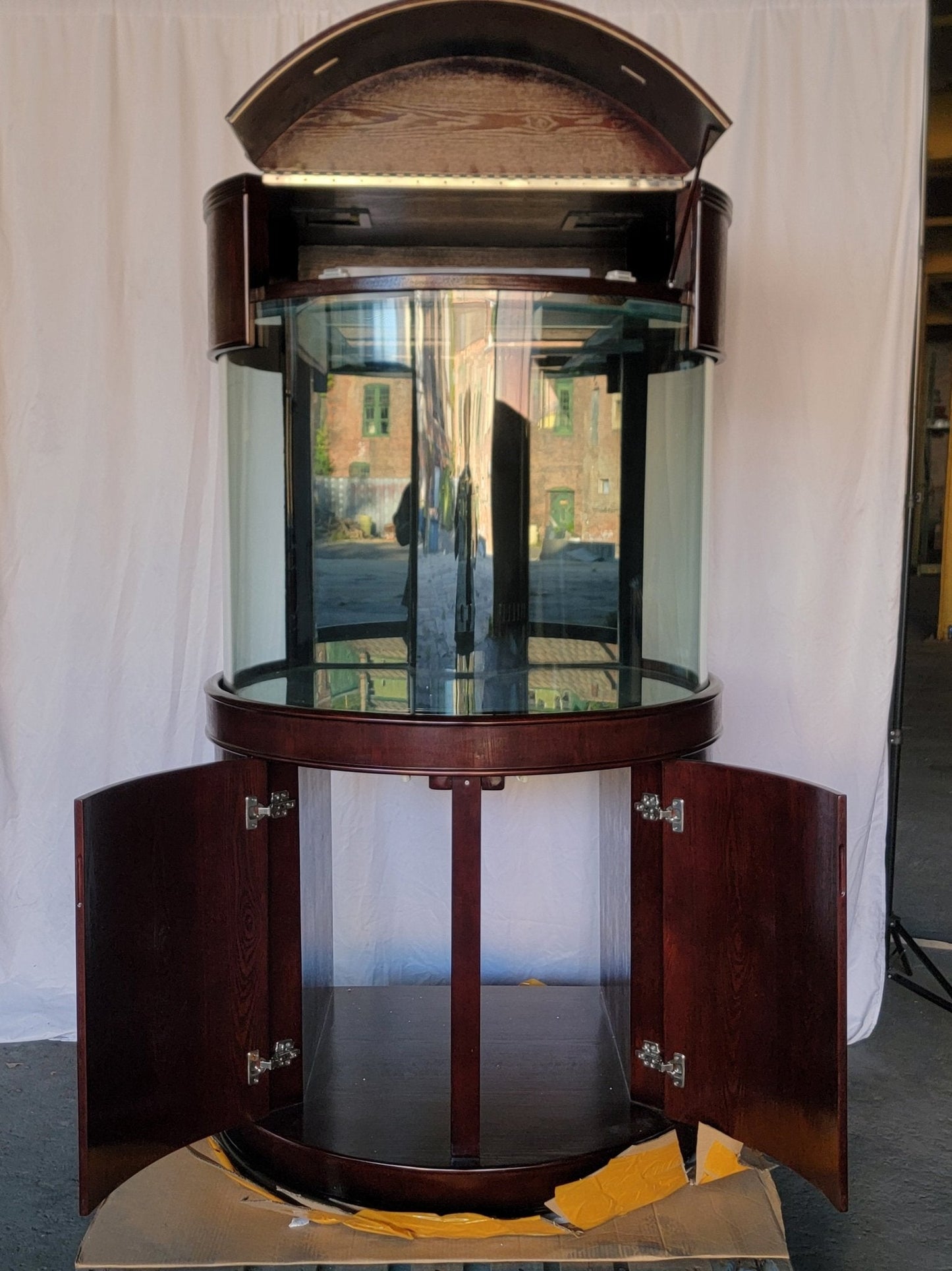 AQUA VIM 133-Gallon Reef-Ready ¾ Cylinder Round Aquarium + Sump | Rose Cherry Furniture